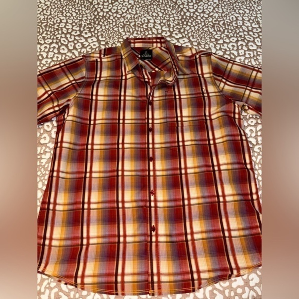 Men’s Prana short sleeve shirt-large